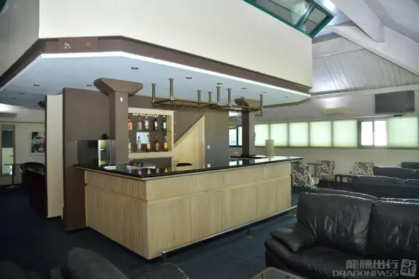 Iyanola Executive Lounge – photos 3